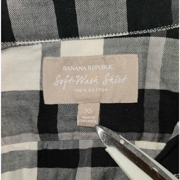 Banana Republic soft wash plaid button down shirt - xs - Picture 2 of 3